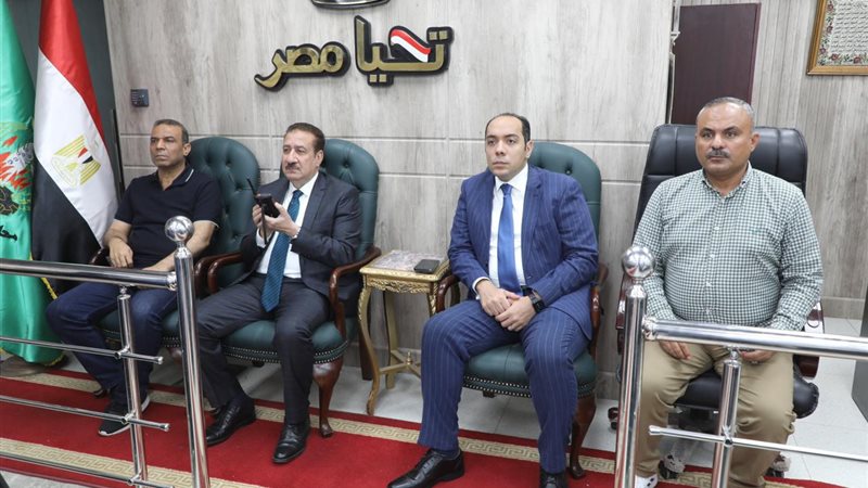 محافظ المنوفية خلال