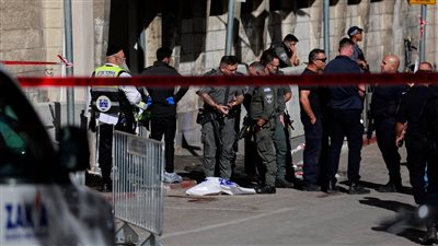 إصابة 5 إسرائيليين في عملية طعن بمدينة حولون قرب تل أبيب (فيديو)