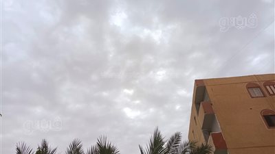 غيوم وسحب كثيفة تغطي سماء الوادي الجديد (صور)