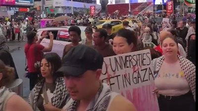 احتجاجًا على تحيزهما للاحتلال، متظاهرون يطوقون مقري نيويورك تايمز وفوكس نيوز (فيديو)