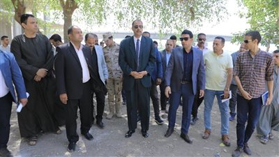 محافظ سوهاج يتفقد الموقع المخصص لإنشاء محطة رفع صرف صحي جزيرة محروس 