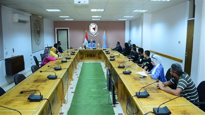 رئيس جامعة سوهاج يكرم الطلاب الفائزين بالمركز الثاني في مهرجان العلمين 2024