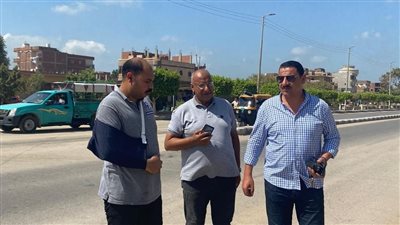 رئيس مدينة الحسينية يتابع أعمال نظافة الشوارع وغسل البلدورات والأرصفة