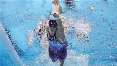 أولمبياد باريس، الأمريكية كيتي ليديكي تحصد ذهبية 800 متر سباحة