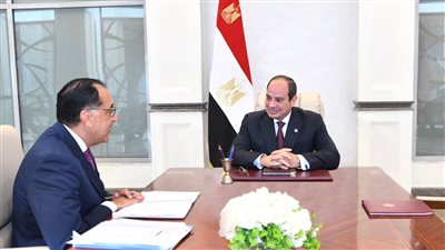 السيسي يتابع مع مدبولي عددا من الملفات الاقتصادية والخدمية.. الرئيس يؤكد دعم وتشجيع القطاع الخاص لزيادة الاستثمارات الصناعية.. توجيهات لتحقيق طفرة في حجم وجودة الإنتاج الصناعي المصري