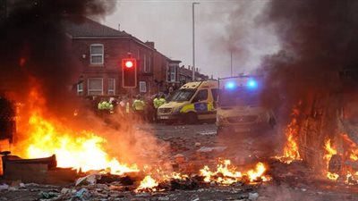 بعد هجمات اليمين المتطرف، الأزهر يؤكد أهمية توفير الحماية الأمنية لمساجد بريطانيا 