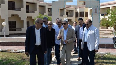 محافظ الإسماعيلية يتفقد شاطئ التعاون والقرية الأوليمبية (صور) 