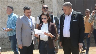 محافظ البحيرة تتفقد أعمال الصيانة بمدرسة مجمعة شابور والجمعية الزراعية بكوم حمادة