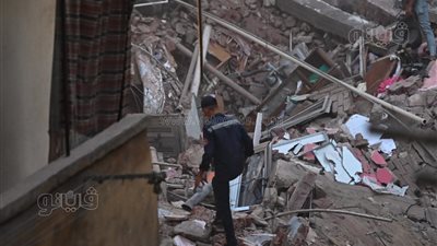 نقل جثث ضحايا عقار روض الفرج المنهار للمشرحة تمهيدا لاستخراج تصاريح الدفن