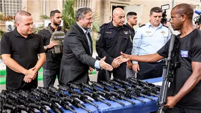  سفير سابق: الصهيونية حركة دموية منذ تأسيسها واليهودية بريئة منها 