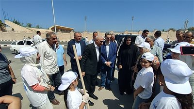 محافظ شمال سيناء يشهد بدء حملة أسبوع النظافة بالعريش (فيديو)