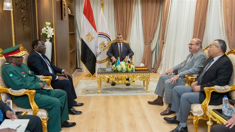 وزير الانتاج الحربي،
