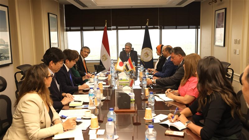 اجتماع وزير السياحة