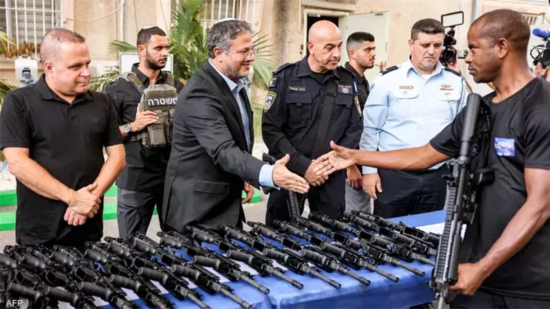 بن جفير يسلم المستوطنين