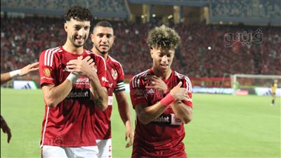 شاهد، احتفال لاعبي الأهلي مع الجماهير بعد الفوز على المقاولون بالدوري