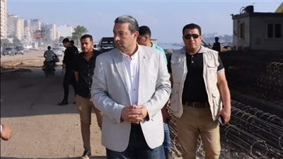 محافظ دمياط يتفقد أعمال تطوير كورنيش النيل بالسنانية 