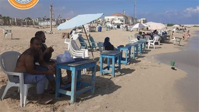 هدوء نسبي للأمواج وإقبال متوسط على شواطئ الإسكندرية 