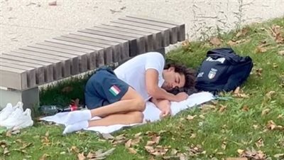 أولمبياد باريس، السباح الإيطالي توماس سيكون ينام في الشارع لسوء القرية الأولمبية