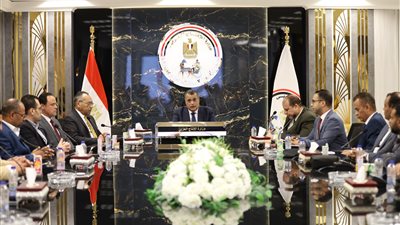 وزير الإنتاج الحربي يستعرض جهود دعم الصناعة وخطط تطويرها 