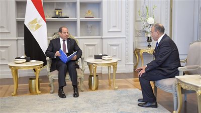 الرئيس السيسي يوجه بتعزيز أوضاع حقوق الإنسان بمفهومها الشامل وضمان تمتع المواطنين بحقوقهم الدستورية.. وترسيخ أسس المواطنة وسيادة القانون وعدم التمييز