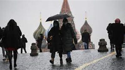 اقتلعت الأشجار.. عاصفة ثلجية قوية تضرب جنوب روسيا|فيديو 