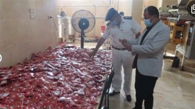 حملة مكثفة لشرطة البيئة والمسطحات لحماية المستهلكين من السلع الفاسدة 