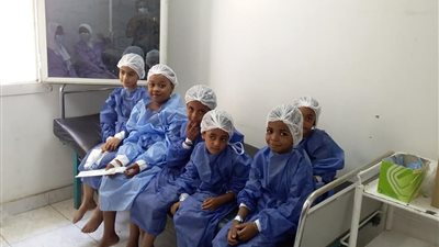 قافلة الأزهر الطبية توقع الكشف على 2500 مواطن بأسوان وتجري 100 عملية