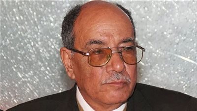 آخرهم عبد الغفار شكر.. هل تساقطت أوراق اليسار؟