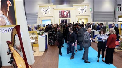 الجناح المصري ببورصة لندن يقدم جائزتين لزيارة المعالم السياحية