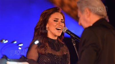 بأغاني عبد الوهاب وأم كلثوم.. مي فاروق تتألق في مهرجان الموسيقي | صور