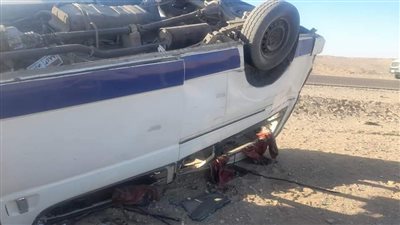 بالأسماء.. إصابة 13 مواطنا في انقلاب ميكروباص بقنا | صور 