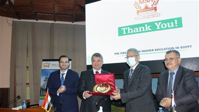 تحديث الصناعة يحتفل بطلاب جامعة أكتوبر للعلوم الحديثة 