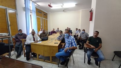 ورش تدريب للعاملين بالأزمات والتغيرات المكانية بالوحدات المحلية بأسيوط 