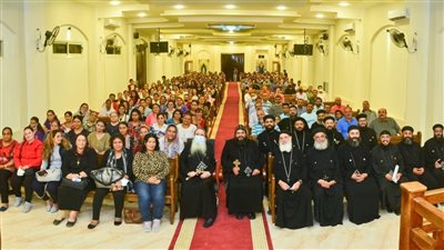 الأنبا بولا يشهد الاجتماع الشهري لكهنة البحر الأحمر