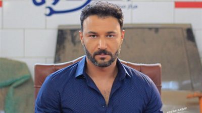 أشرف زكي يكشف تطورات الحالة الصحية للفنان محمد العمروسي