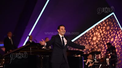 مدحت صالح يشعل مسرح مهرجان الموسيقى العربية..صور