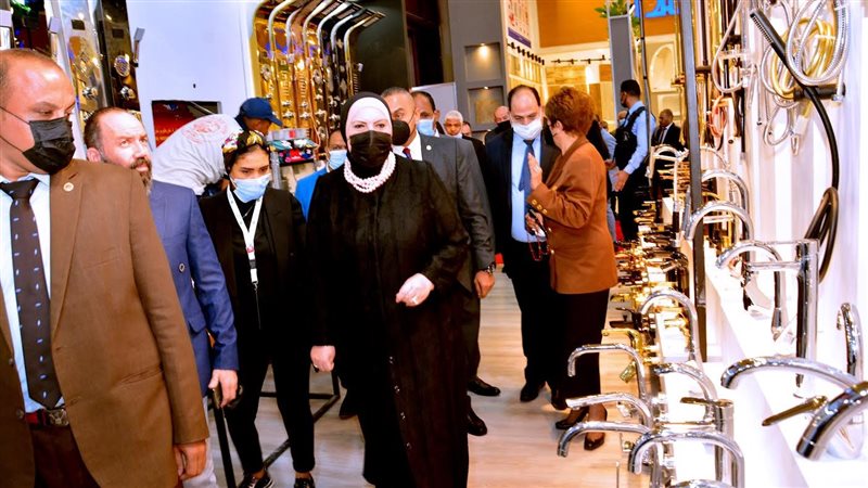 وزيرة التجارة تفتتح