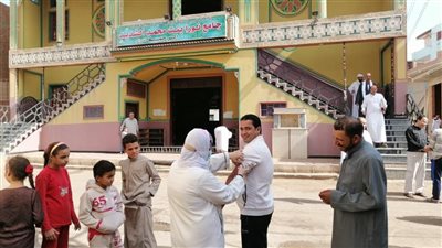 فرق متحركة لتطعيم أهالي الدقهلية بلقاح كورونا.. أمام المساجد والأسواق “أبرز الأماكن” | صور