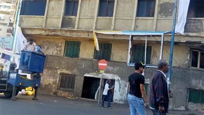 حملة مكبرة بالاسكندريه لإزالة الإعلانات المخالفة