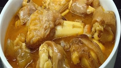 غنية بالكولاجين والعناصر المهمة.. طريقة عمل الكوارع