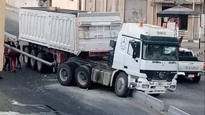  إصابة طفل صدمته سيارة نقل ثقيل فى العريش | صور 