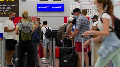 إغلاق مطار بإسبانيا 4 ساعات.. وفرار 20 راكبًا من الطائرة 