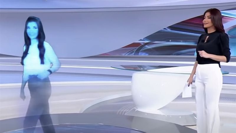 مذيعة بقناة العربية