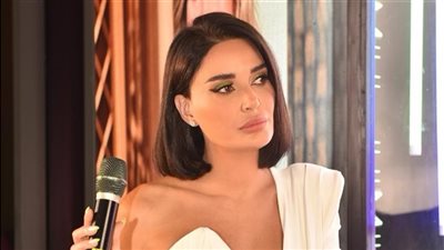 في حضور زوجها.. سيرين عبد النور تكشف عن علاقاتها السابقة قبل الزواج | فيديو