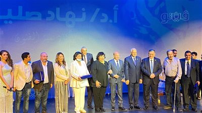 وزيرة الثقافة ومحافظ الجيزة يفتتحان مسرح 