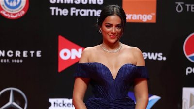 إطلالة جذابة للفنانة ثراء جبيل في ثاني أيام مهرجان الجونة|صور