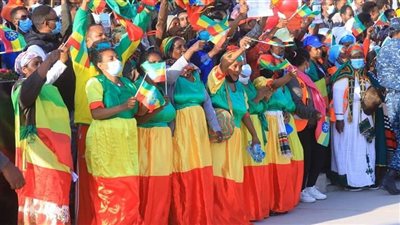 على مشارف حرب أهلية.. التفاصيل الكاملة في احتشاد الشعب الإثيوبي بالشوارع | صور