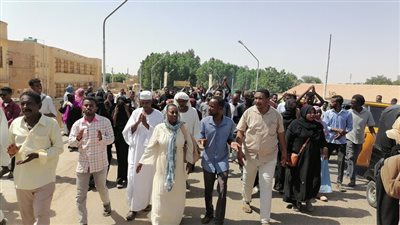 فرقوهم بغاز مسيل للدموع.. احتجاجات واعتقالات للمعلمين بشوارع السودان 