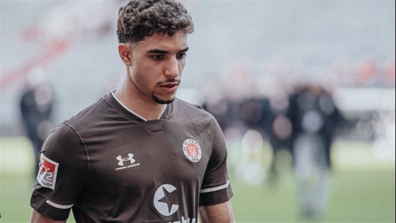 عمر مرموش لاعب منتخب