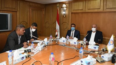 سكرتير عام قنا  يترأس اجتماع متابعة تنفيذ مشروع المجزر الآلي بالمراشدة 